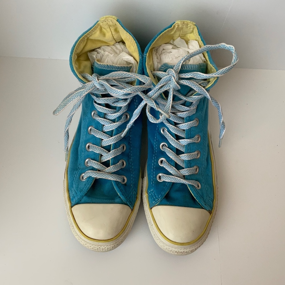 Converse All Star size 9 vintage blue velvet high tops